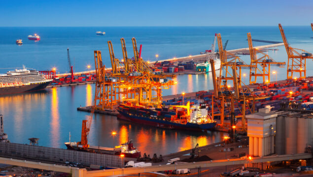 Port de uk in night -  commercial/industrial port (uk Free Port)